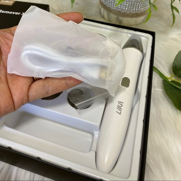 LIKII BLACKHEAD REMOVER X9. 5 DIFFERENT REPLACEABLE HEADS. - Picture 6 of 6